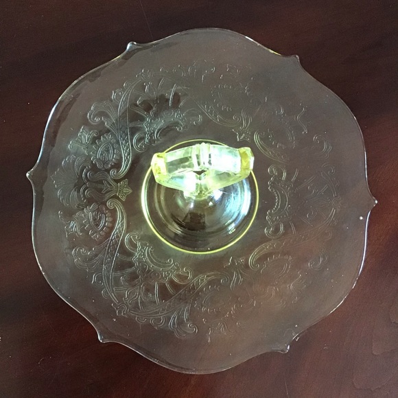 Vintage Yellow Etched Depression Glass Serving Tray - Picture 4 of 4